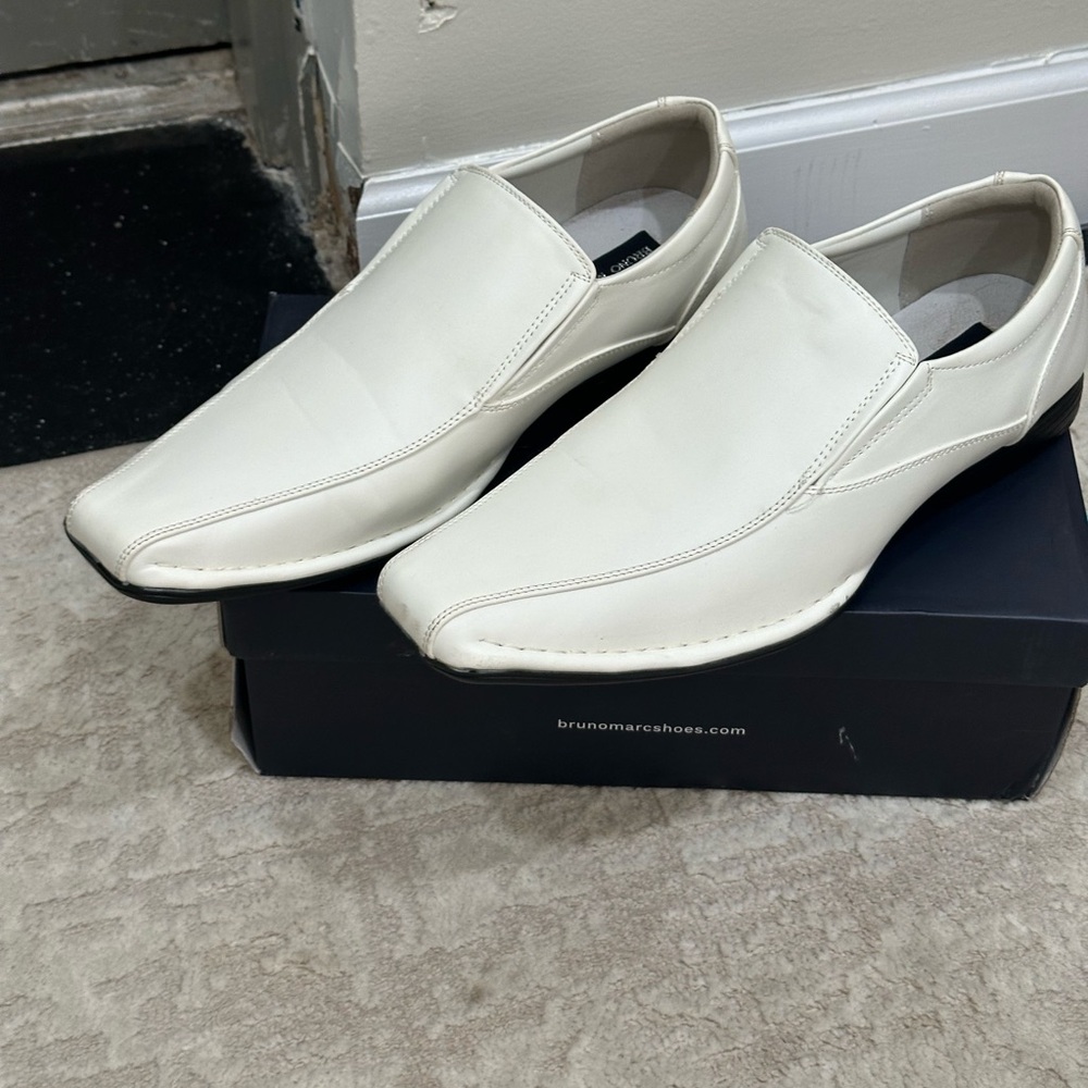 Bruno Marc Men's Cream Slip-On Loafers